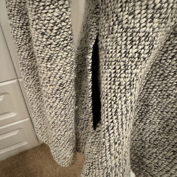Women's Gray Open Front Sweater - Picture 4 of 4